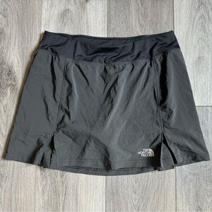 Women’s North Face skirt